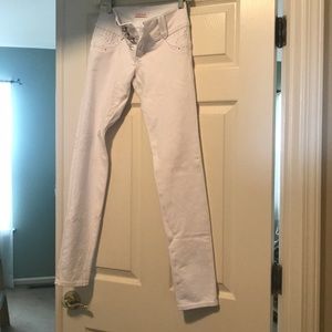 White skinny jeans
